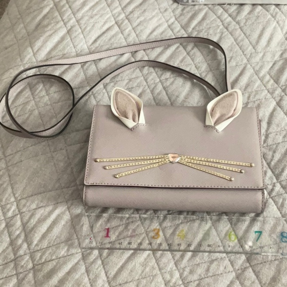 Kate Spade Hop To It Wallet/Clutch/Crossbody EUC Taupe Bag